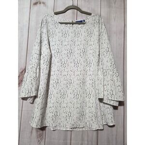Apt 9 Womens 3X White Geometric Abstract Bell Sleeve Blouse Keyhole Back Top